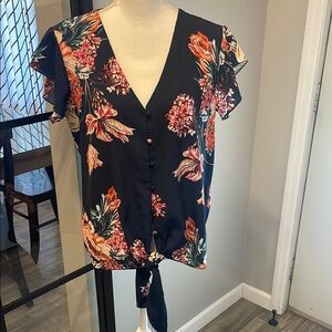Unbranded Short Sleeve Floral tie/knot detail waist…Size Large
